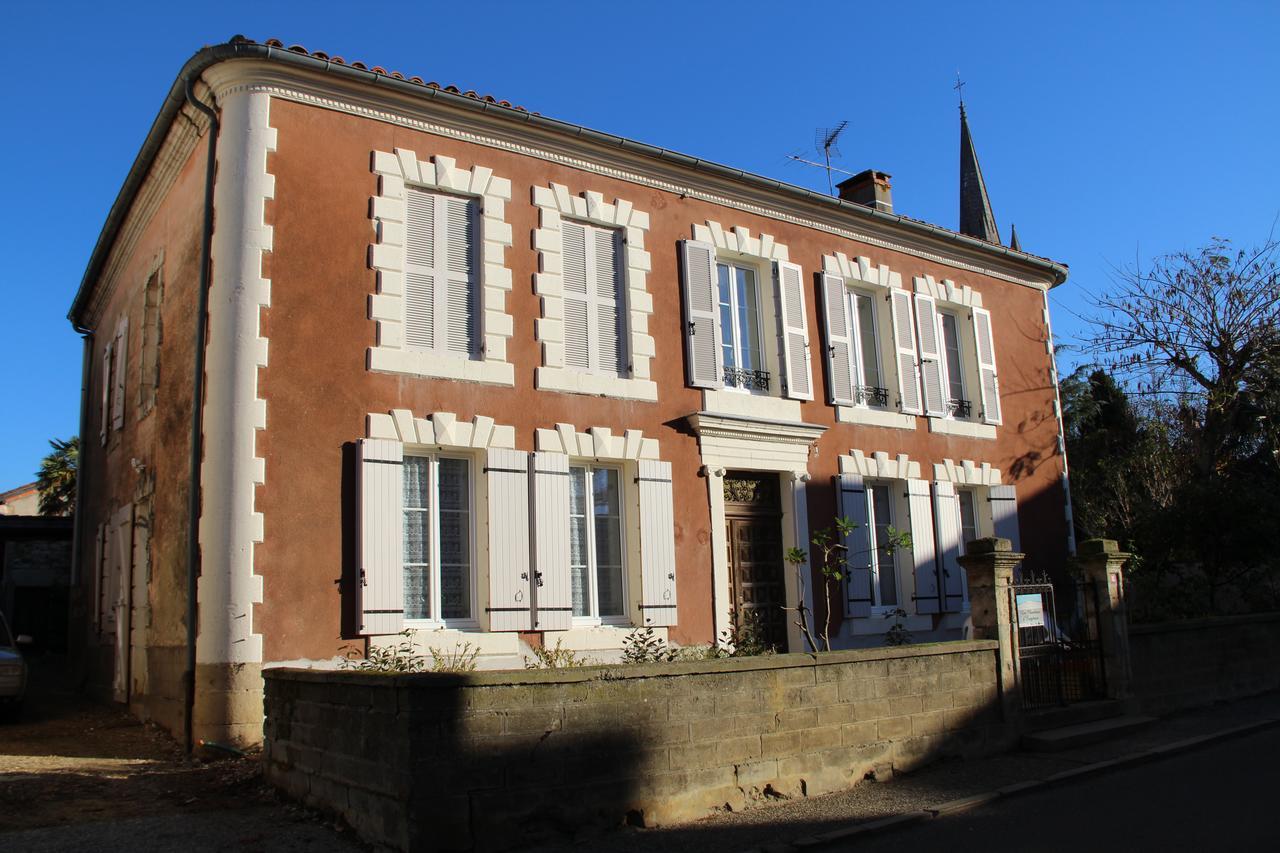 Les Chambres D'Eugenie Poyanne Exterior photo